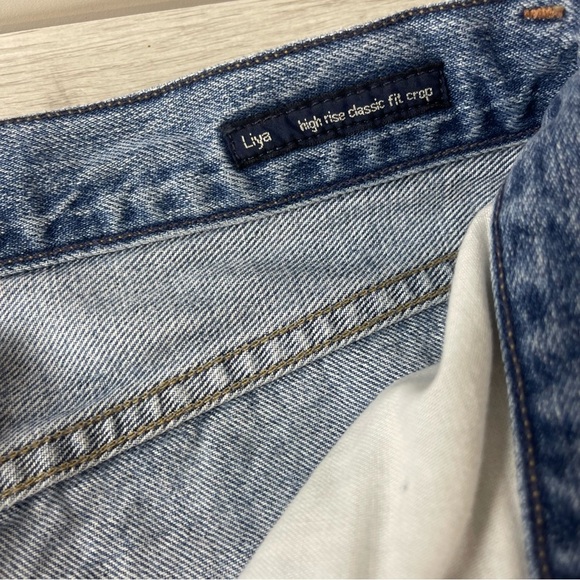 Citizens of Humanity Liya High Rise Classic Fit Crop in Torn, 28 - Picture 10 of 16